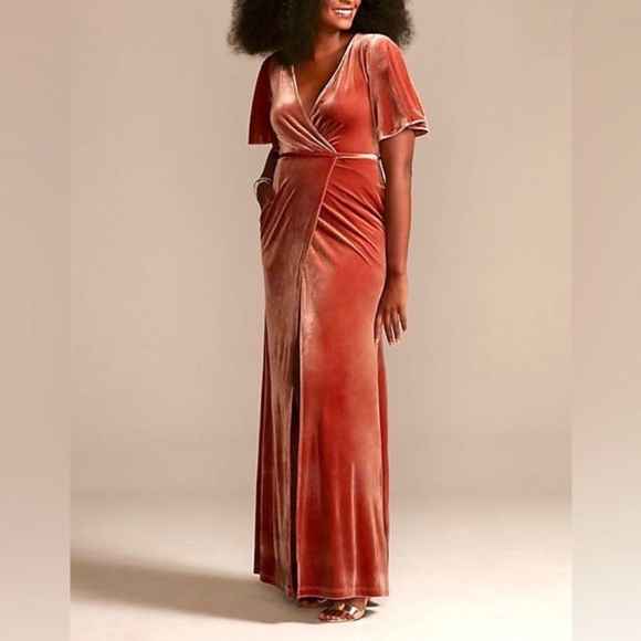 NWT DB Studio Elegant Velvet Wrap Dress in Blush - Picture 2 of 8